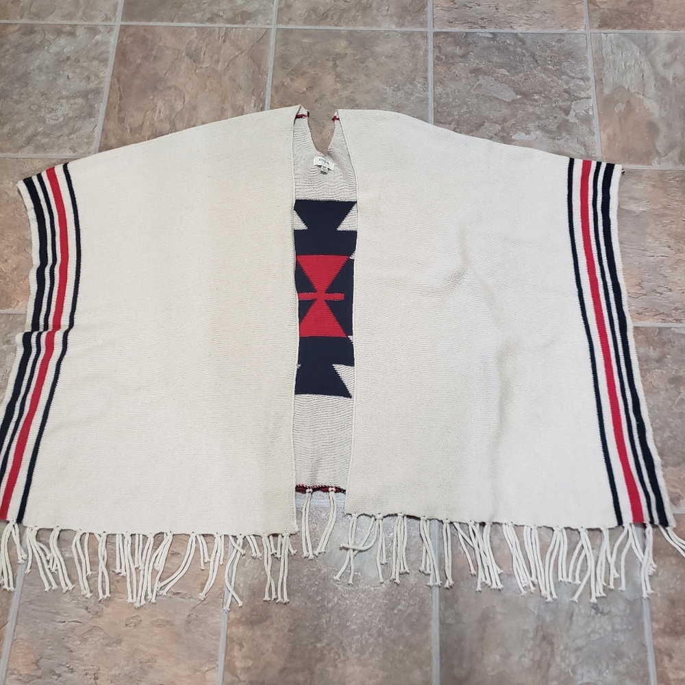 Umgee Aztec Print Shaw - image 1